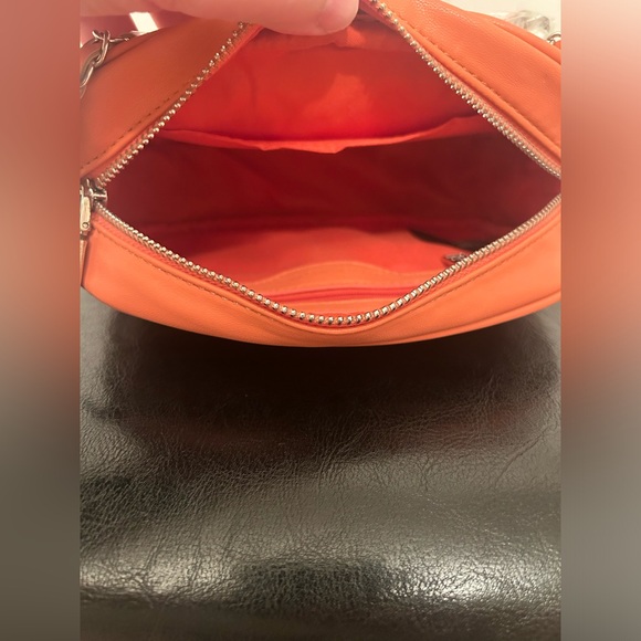 ⭐️ NWT Badgley Mischka Diamond Quilted Camera Crossbody Bag with Pearls ⭐️ - Picture 6 of 11